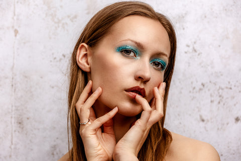 World Colouring Day: how about giving colourful makeup a go ?